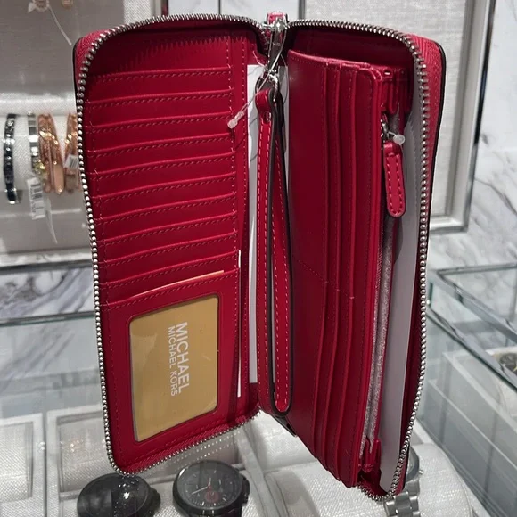 MICHAEL KORS Large Pebbled Leather Continental Wallet Phone Holder Wristlet 
NWT - Picture 15 of 16